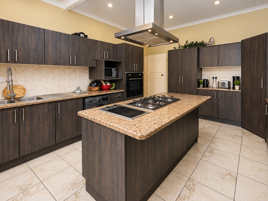 3 Bedroom Property for Sale in Lemoenkloof Western Cape